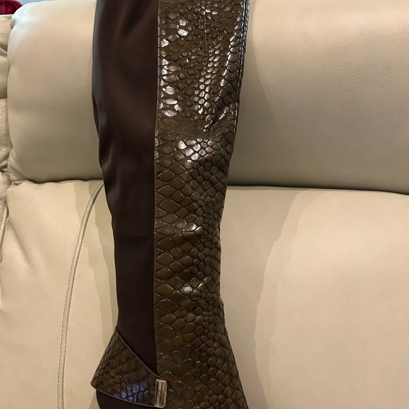 Boots over knee - Picture 6 of 7